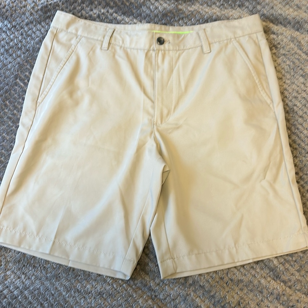 Izod golf shorts